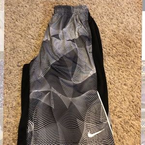 kids nike basketball shorts size XL